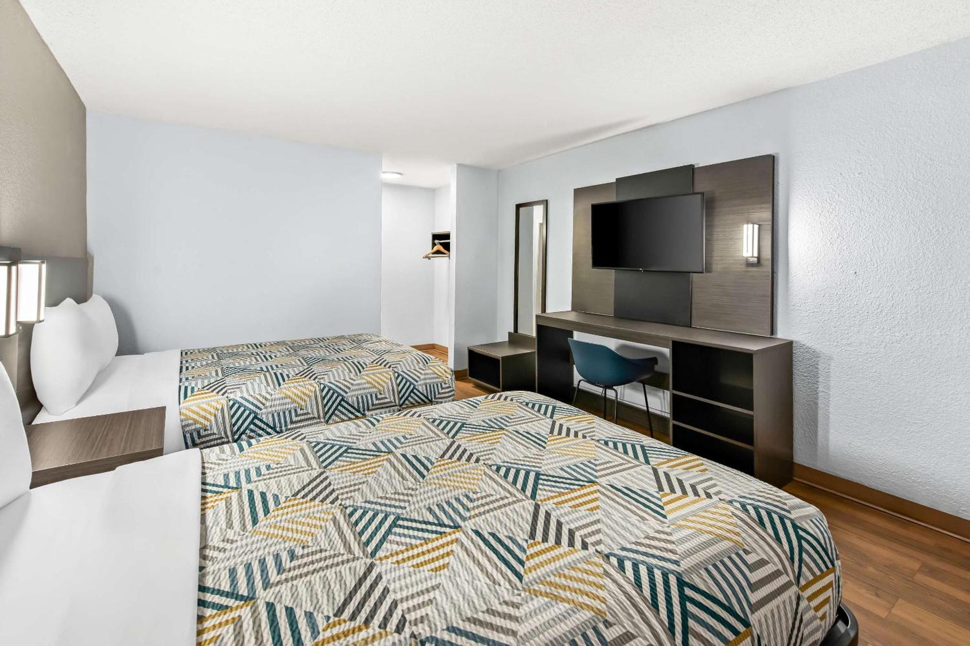 Motel 6 Lester - Philadelphia Airport Екстериор снимка