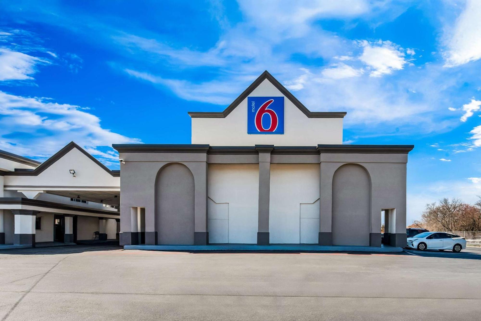 Motel 6 Lester - Philadelphia Airport Екстериор снимка